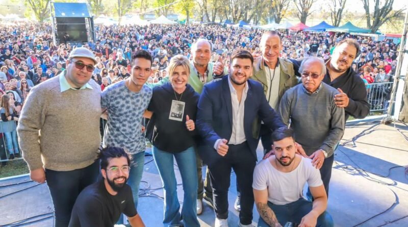 Cañuelas - Multitudinario festejo por el Día del Trabajador y Trabajadora en Uribelarrea- 
