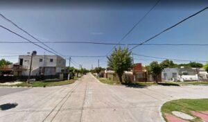 Cañuelas – Dos Delincuentes armados robaron una Camioneta Chevrolet  Onix Plata en el centro urbano.