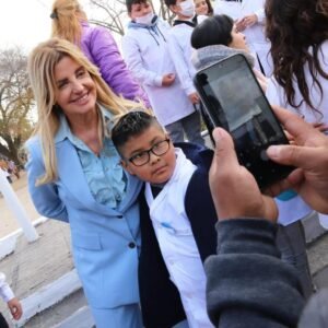 Cañuelas – más de 1.300 estudiantes hicieron su promesa de fidelidad a la bandera