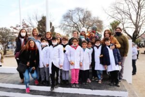 Cañuelas – más de 1.300 estudiantes hicieron su promesa de fidelidad a la bandera
