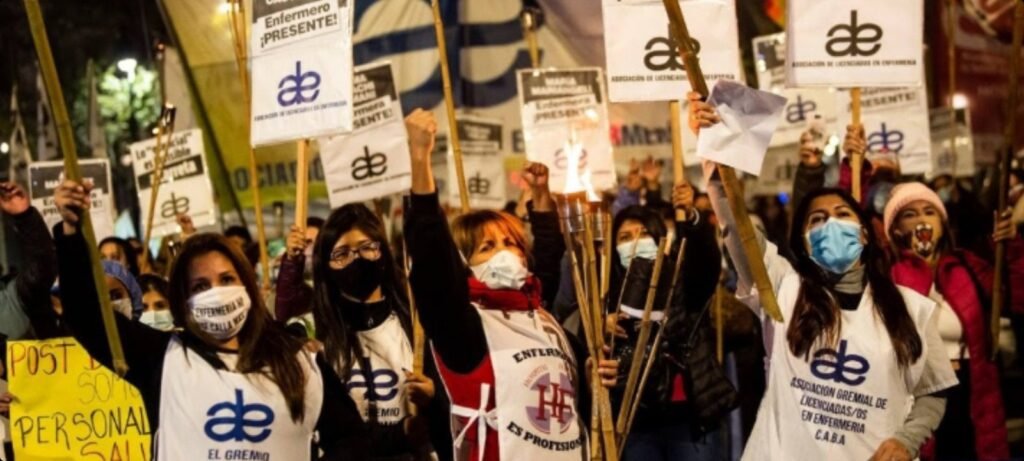 La ALE - Denuncia que la legislatura bloquea otra vez el reconocimiento a Enfermería.