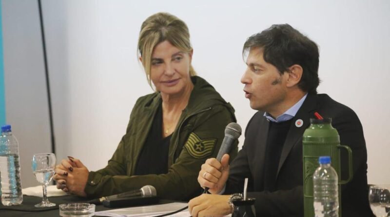 Cañuelas SMATA: Marisa Fassi acompañó al gobernador Kicillof en el Plenario de delegados del Ministerio de Trabajo.