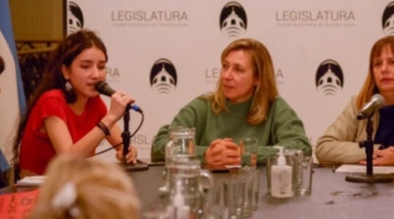 Grave denuncia de secundarios: "Las viandas vienen en mal estado y tenemos que elegir quién come"