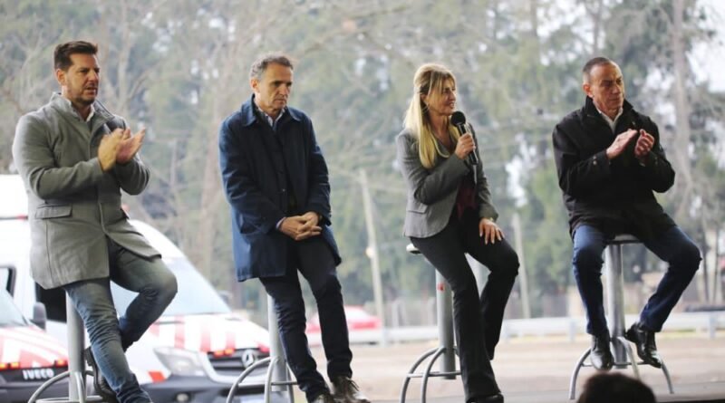 Cañuelas - Se inauguró la nueva dársena de acceso en Ruta 205 y R.O. del Uruguay.