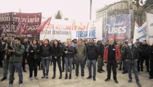 La izquierda marchó a Plaza de Mayo contra el ajuste del Gobierno y por el triunfo de las luchas