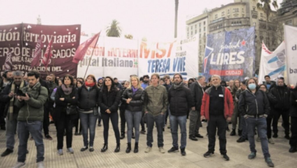 La izquierda marchó a Plaza de Mayo contra el ajuste del Gobierno y por el triunfo de las luchas
