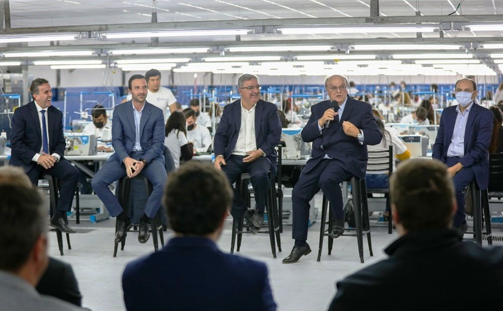 Mendiguren: “Con políticas industriales activas generamos un polo de indumentaria en Catamarca, con tecnología y empleo de calidad