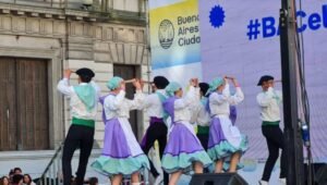 Capital Federal - El Centro Vasco Denak Bat, una vez más representó a Cañuelas.