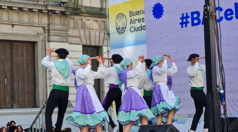 Capital Federal - El Centro Vasco Denak Bat, una vez más representó a Cañuelas.