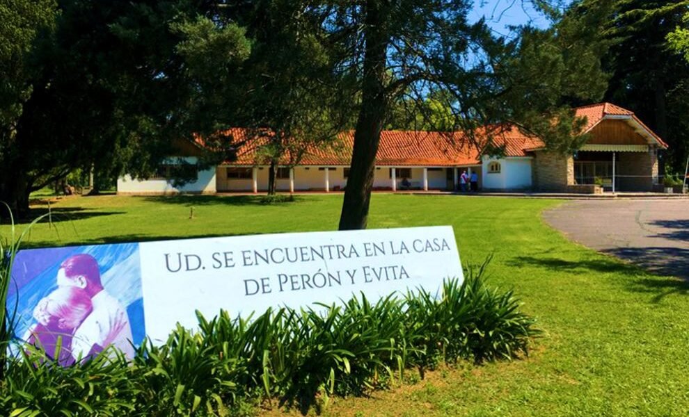 San Vicente - Descubrimiento del mural de Eva Perón en el marco del 75º aniversario de la sanción del voto femenino