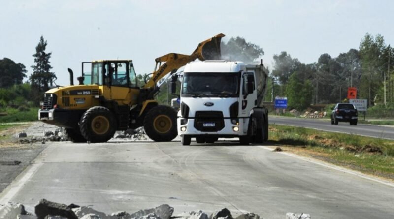 Nardini -  visitó las obras de Vialidad en Cañuelas y otras,  sobre la traza de la Ruta Provincial N°6