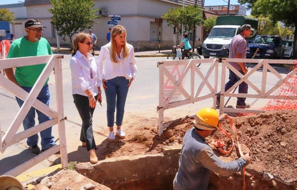 En Cañuelas Bacheo, agua y cloacas: Dieron inicio importantes obras.