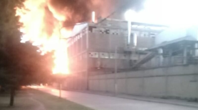 Cañuelas se incendia un depósito en la antigua celda del Molino