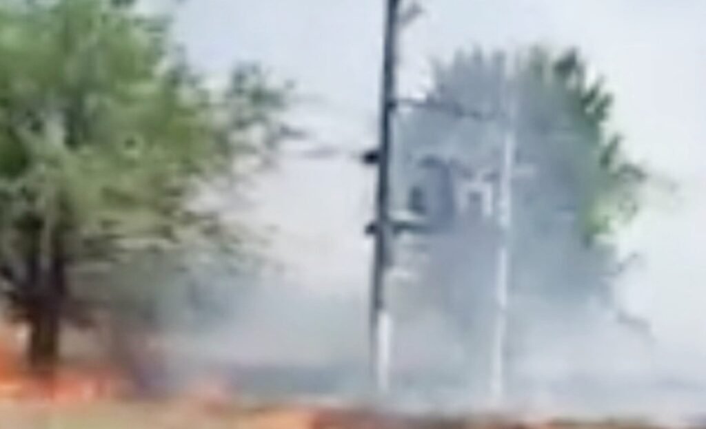 Edesur Cañuelas - Se prendió fuego un transformador de 13800 voltios en calle Alende.