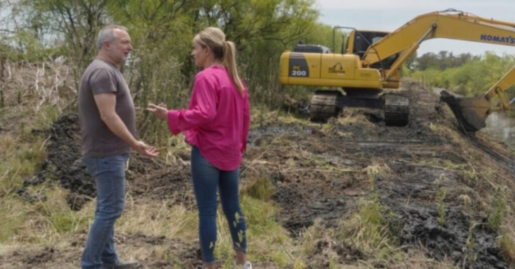 Sabbatella y Fassi verificaron las tareas de perfilado de arroyos en Cañuelas
