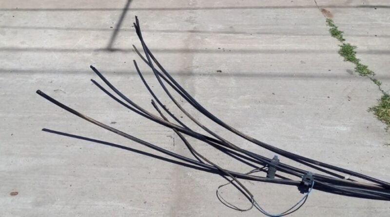 Se prendieron fuego los cables de Edesur en calle Rivadavia y Olavarría del centro de Cañuelas