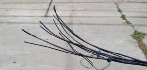 Se prendieron fuego los cables de Edesur en calle Rivadavia y Olavarría del centro de Cañuelas