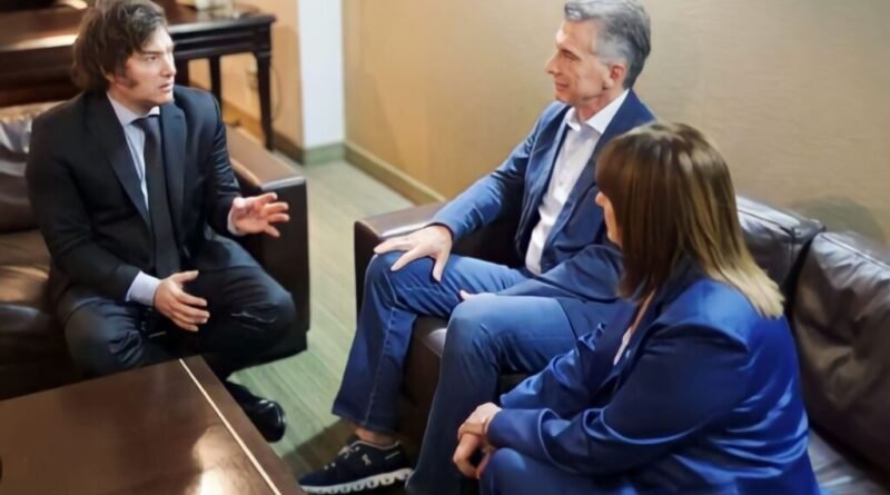 El Juego de Poder de Macri y Villarroel lejos de Milei.
