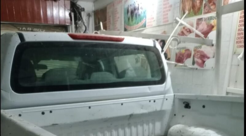 Maximo Paz Cañuelas Tragedia Evitada: Destrucción Total en Carnicería por Patrullero Descontrolado