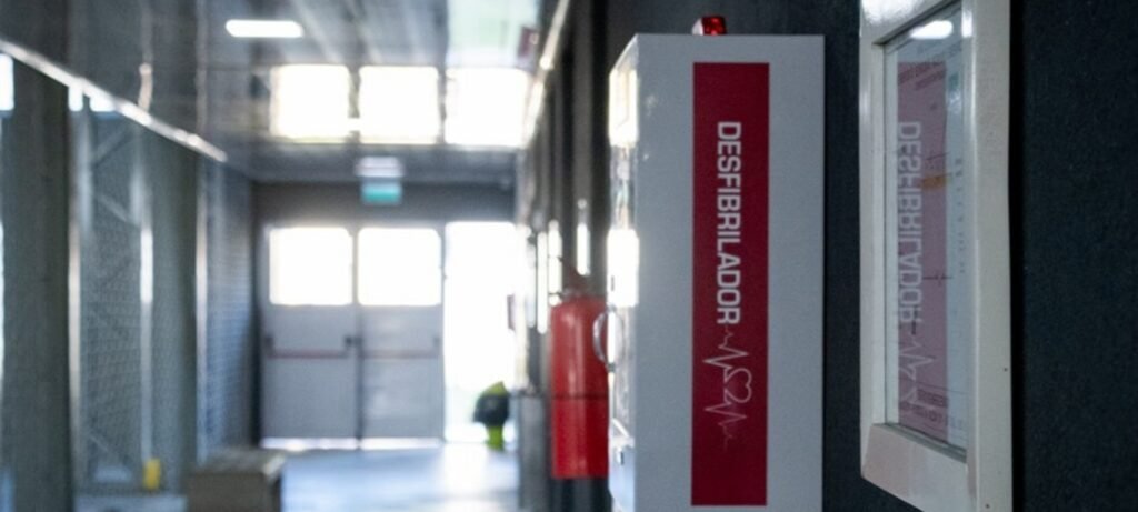 Lobos - La Importancia de los Desfibriladores en las instalaciones en Instalaciones Deportivas.