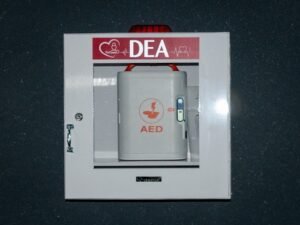 Lobos – la importancia de los desfibriladores en las instalaciones en instalaciones deportivas.