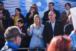 Más de 1.400 alumnos prometieron lealtad a la Bandera en la Plaza Belgrano