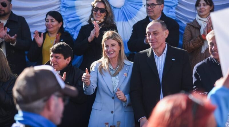 Más de 1.400 alumnos prometieron lealtad a la Bandera en la Plaza Belgrano