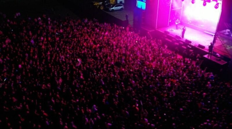 Expo Cañuelas Ante 30 mil personas, Rusherking cerró la primera noche.