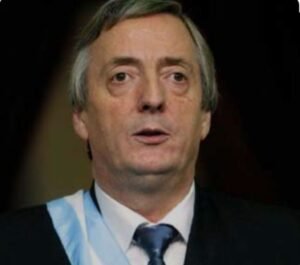 Argentina políticas económicas – de javier milei  &  néstor kirchner