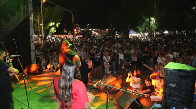 Cañuelas celebró sus 203 años con tradición, música y una gran muestra de gestión municipal