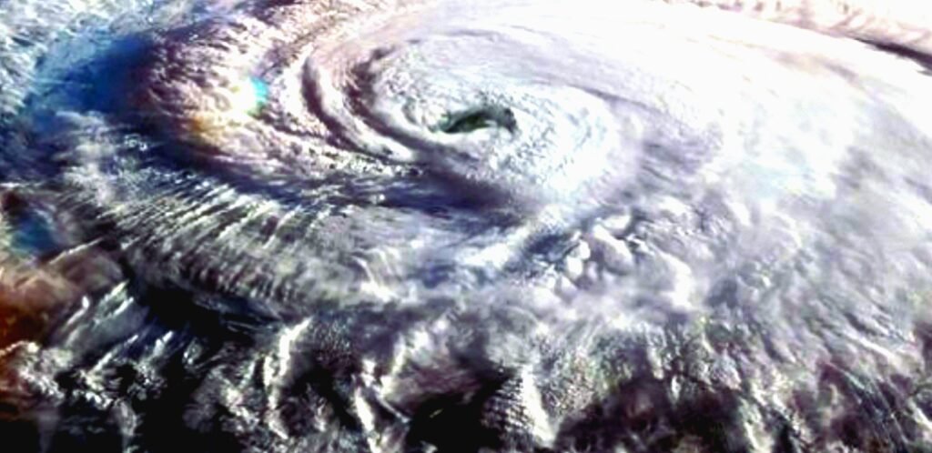 Tormenta Ciclogénesis - La furia impredecible que desafía al cielo.