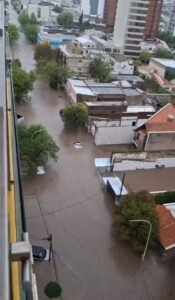 Bahía Blanca Tormenta - Kicillof moviliza recursos provinciales y coordina emergencia interministerial. - wp 17413747261192655283327558519849