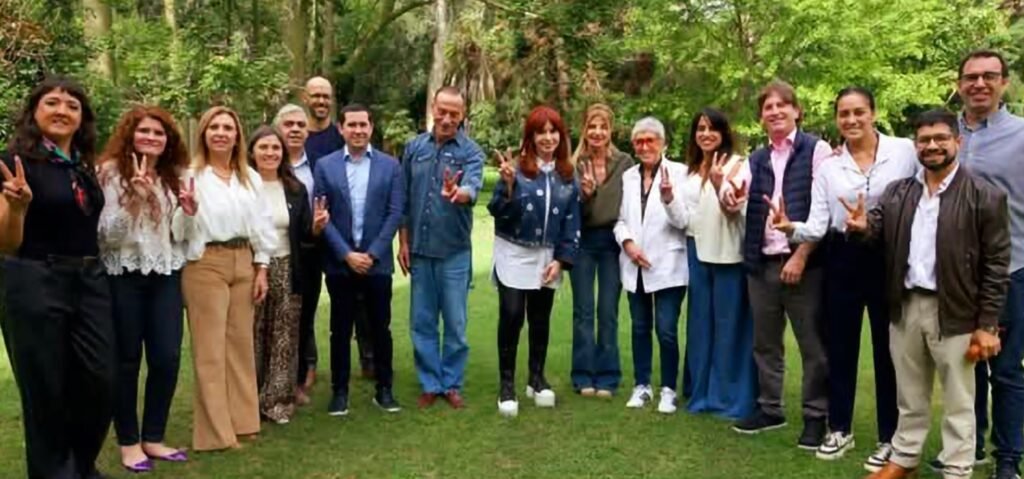 Cristina Fernández Lideró reunión en Clave en Cañuelas, Integración regional, vs. Ajuste Global