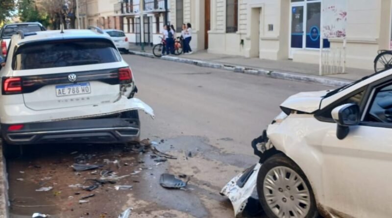Cañuelas Accidente en pleno centro de  imprudencia al volante.