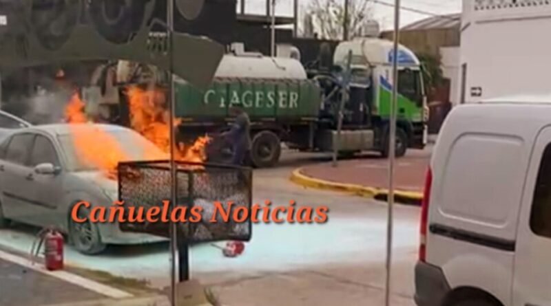 Cañuelas Incendio de vehículo moviliza a bomberos y autoridades en el centro.