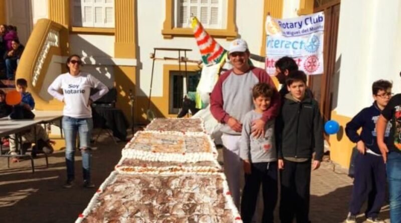 San Miguel del Monte Imperdible !!! Se Hornea una Torta Gigante de 120 Metros para el Día del Niño