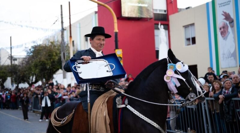 Desfile guacho Cañuelas Noticias
