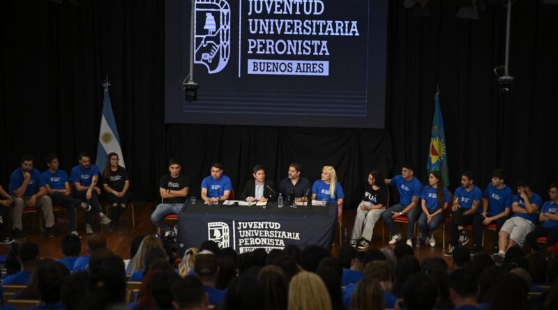 Kicillof encabezó la renovación de autoridades de la Juventud Universitaria Peronista-