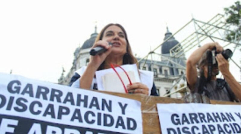 Hospital Garrahan - Trabajadores y organizaciones por la discapacidad realizan una  marcha simbólica en Plaza de Mayo