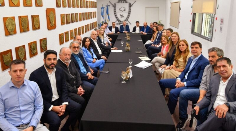 Kicillof y Gobernadores del Frente de Todos Exigen un "Federalismo Real" para Recuperar una Argentina Inclusiva