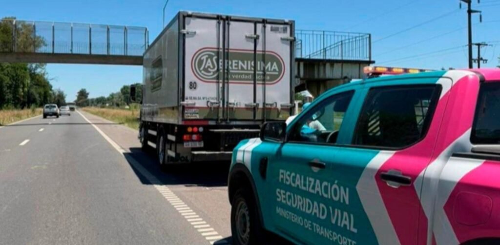 Mercedes - Tolerancia Cero en las Rutas: Detuvieron un Camión con la Patente Adulterada