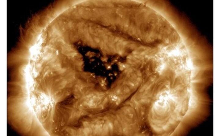 Tormenta geomagnetica - Una Región Solar Activa Desata una Llamarada de Clase X- 